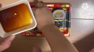 【無修正】お寿司をザーメン醤油で食べてみた 素人 射精 手コキ 中出し 種付け 精液 ぶっかけ 無修正 まんこ 勃起 包茎 汁 ホモ ゲイ