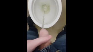 I recorded every piss I had for a day!! 😍💦