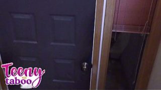 Cheerleader Daisy Garcia Gets Facial From Coach After Anal